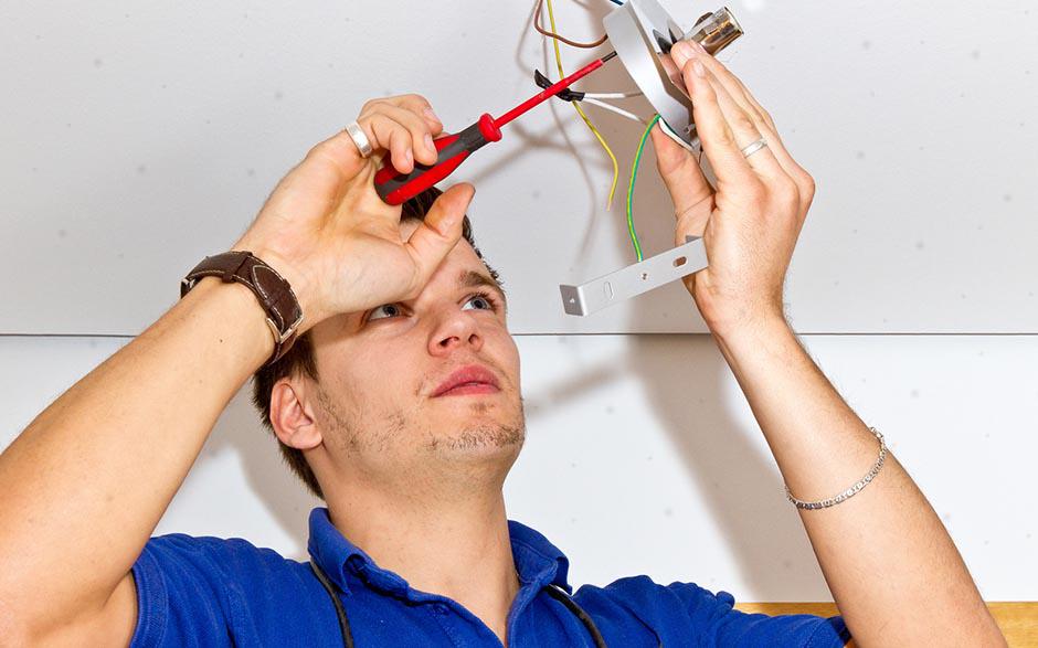 tarif horaire d'un électricien Breuillet